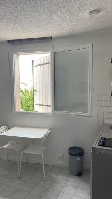 Joli Studio Dans Le Village Сен Мари де ла Мер Екстериор снимка