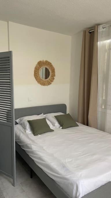 Joli Studio Dans Le Village Сен Мари де ла Мер Екстериор снимка