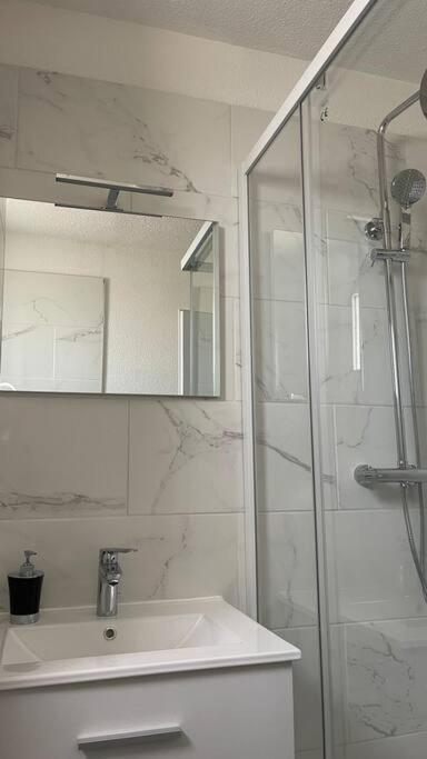 Joli Studio Dans Le Village Сен Мари де ла Мер Екстериор снимка